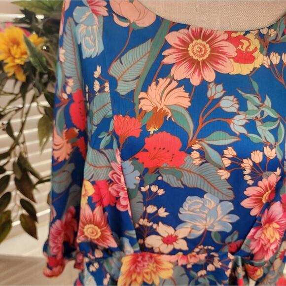 565 UMGEE BLUE FLORAL DOLMAN SLEEVE BLOUSE PLUS SIZE - Picture 4 of 6